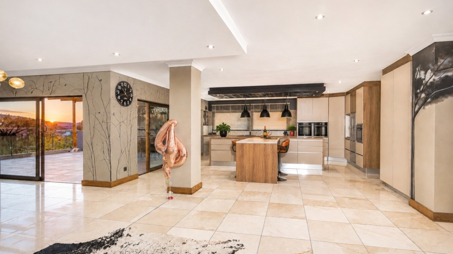 8 Bedroom Property for Sale in Birdwood Estate North West